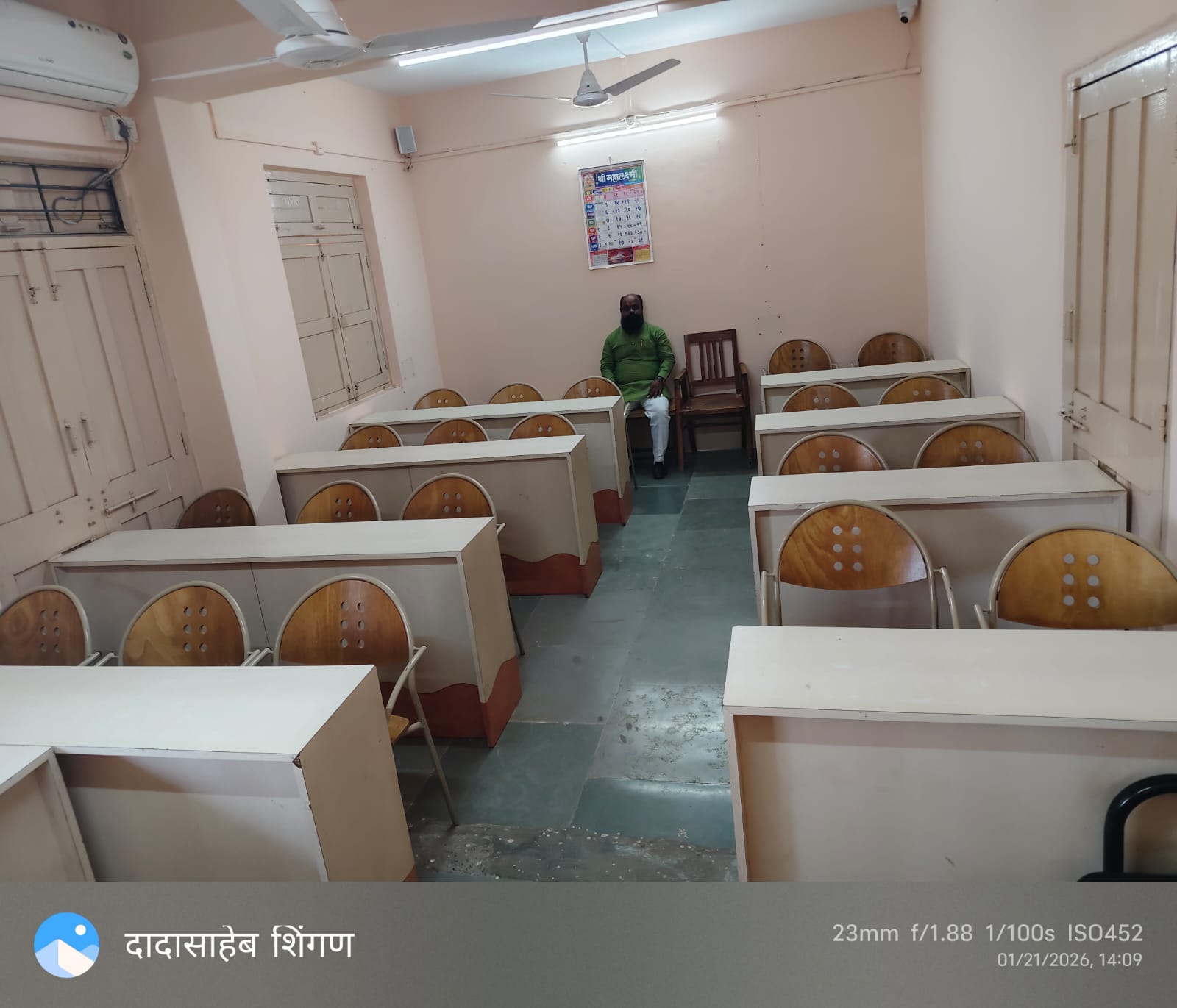 मलकापूर नगरपालिकेत नगरसेवकांसाठीच बैठक व्यवस्था अपुरी 
